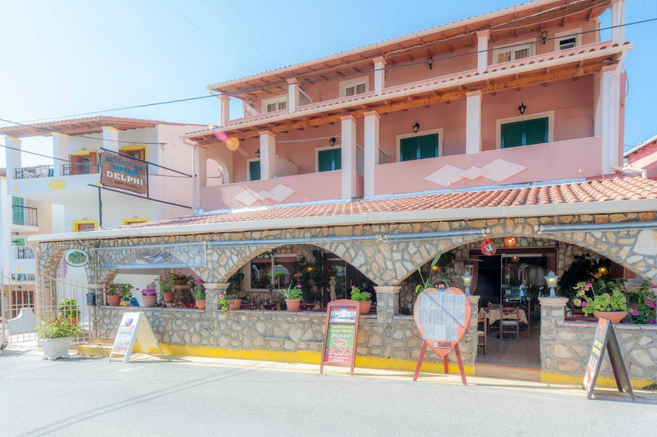 Delphi Aparthotel Agios Gordios (Corfu)