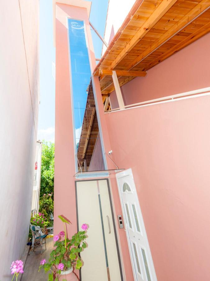 Delphi Aparthotel