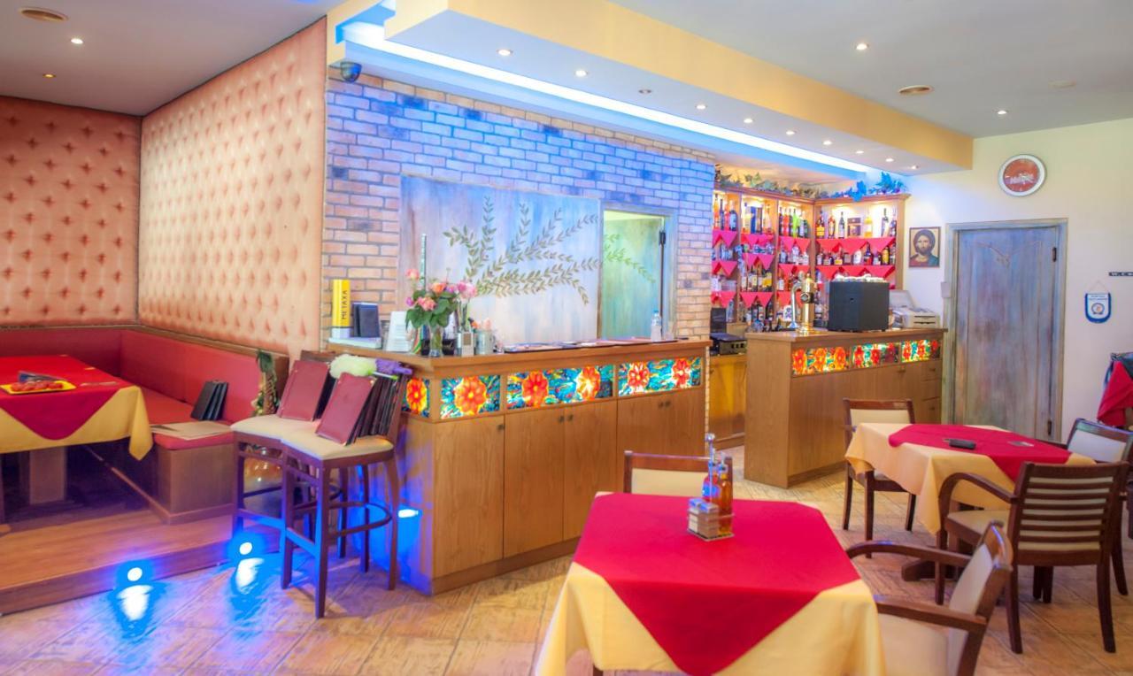 Delphi Aparthotel
