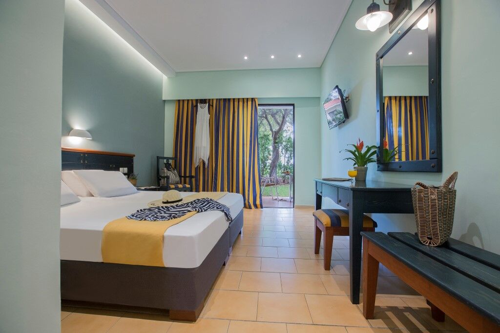 Golden Coast & 4* Marathon (Attica)