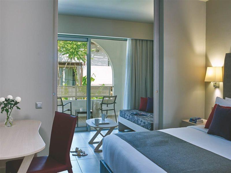 Atlantica Akti Zeus Hotel 4*