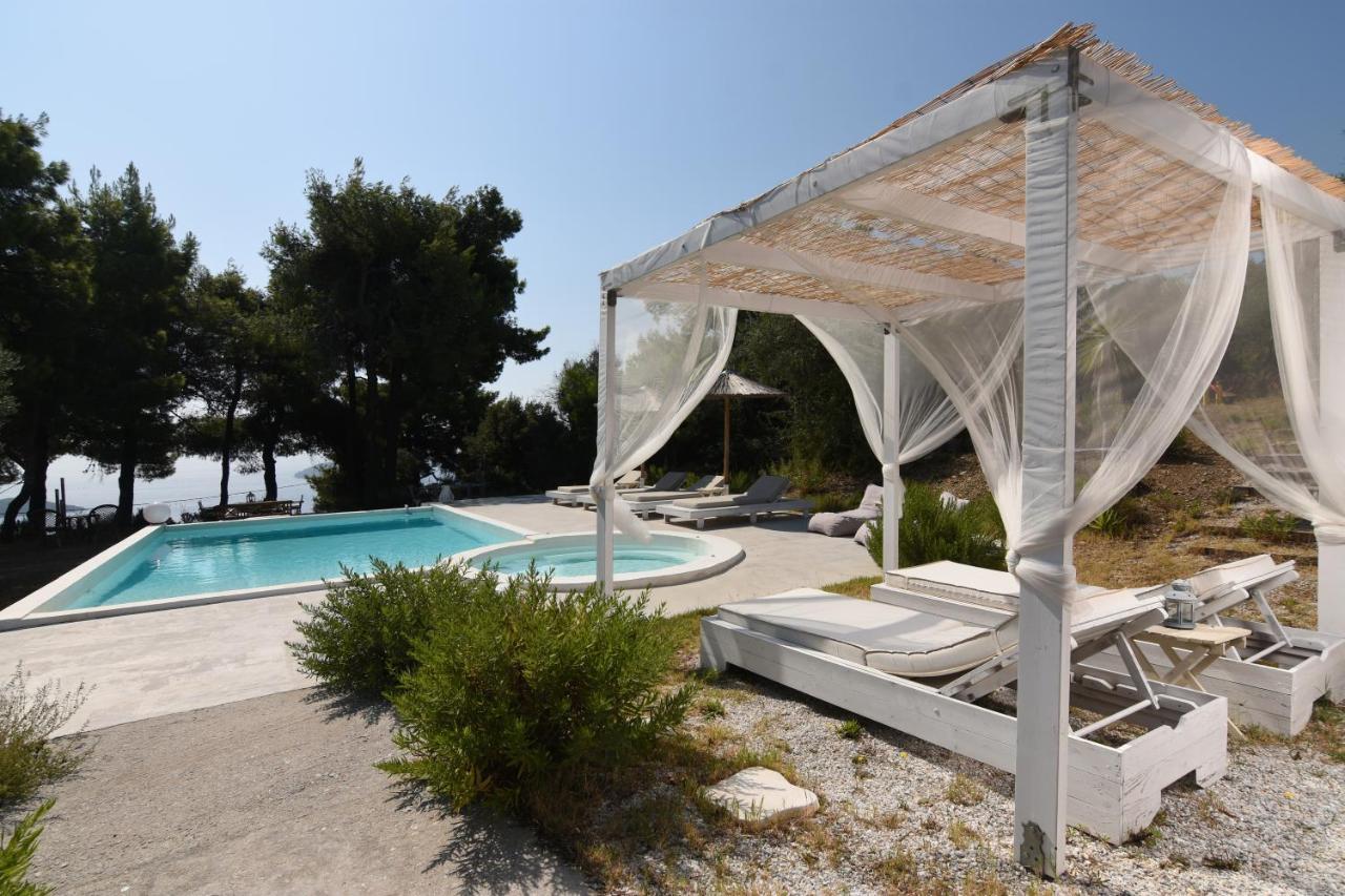 Aparthotel Entechnos Living 3*