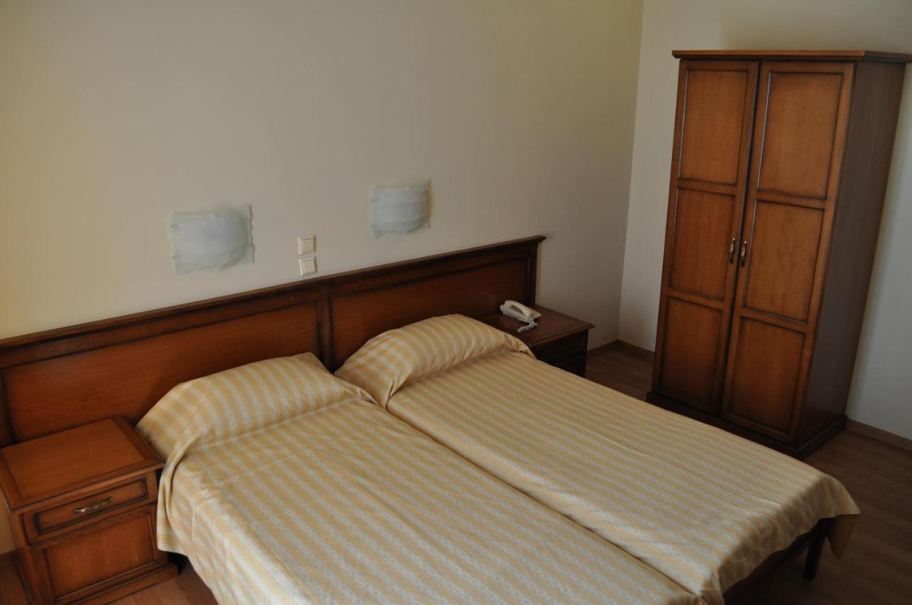 Nefeli Hotel 3*