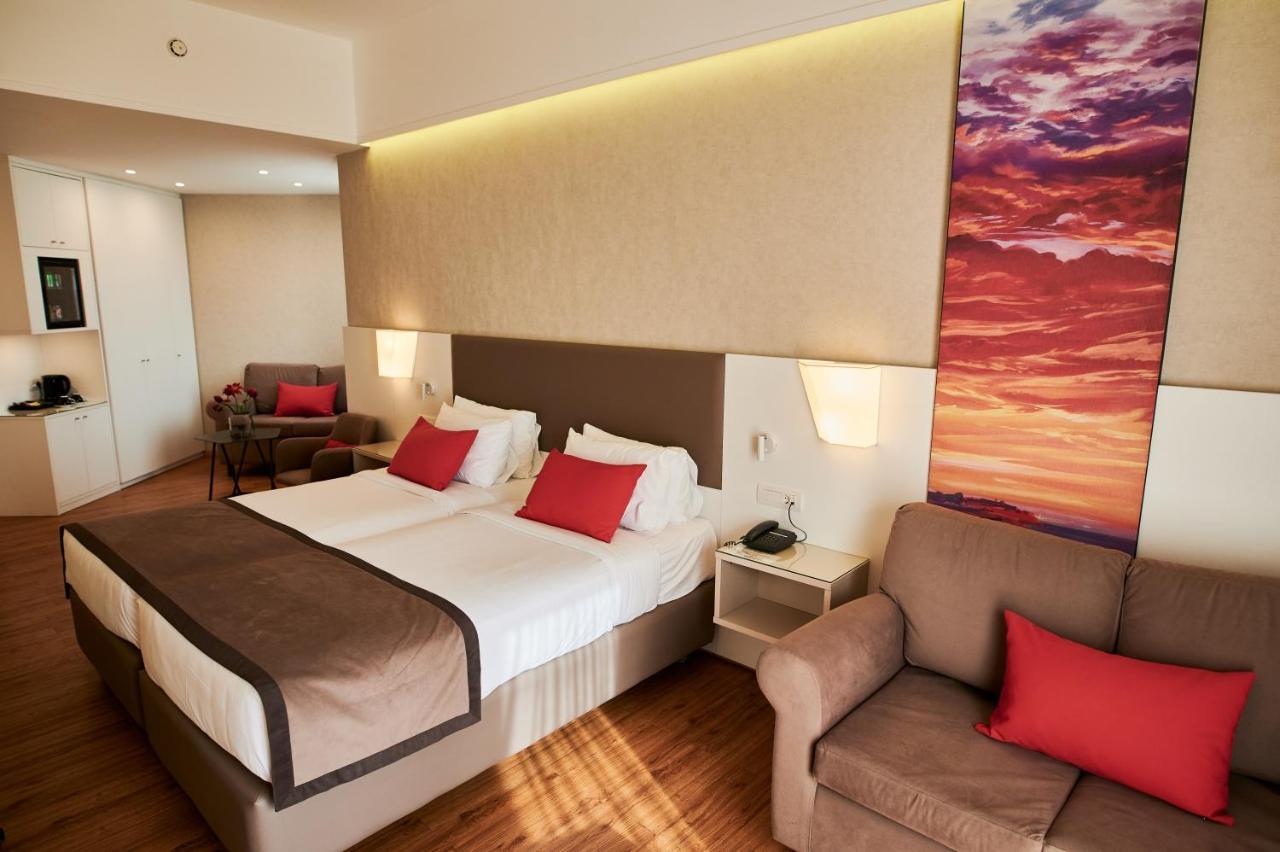 Ramada Plaza By Wyndham Thraki