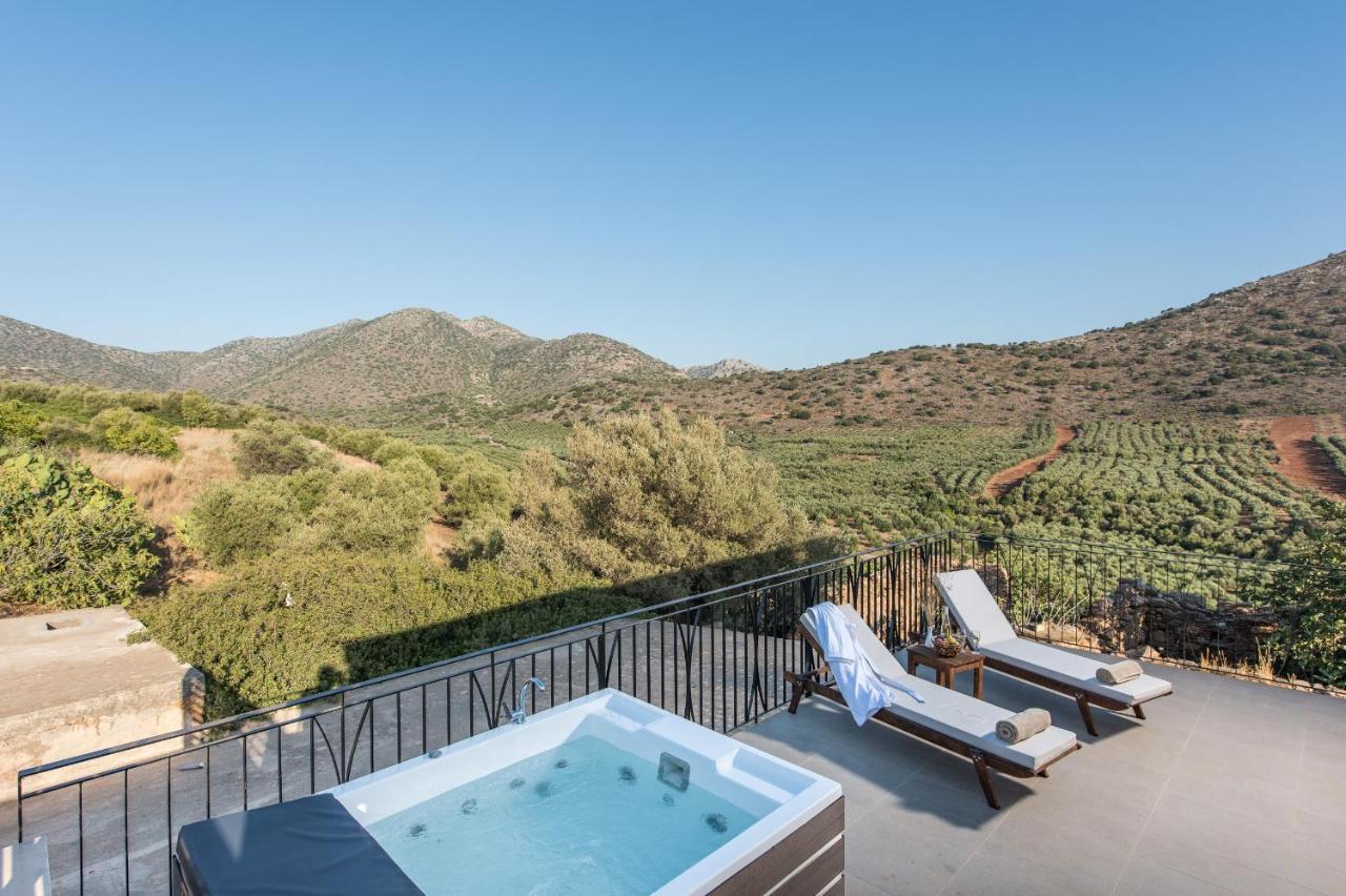 Aparthotel Secret Village 4*