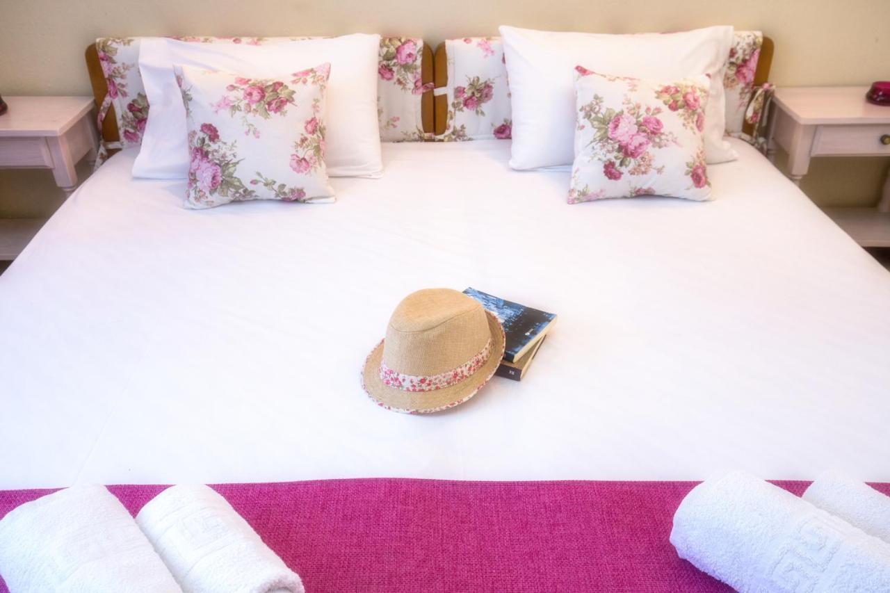 Sarimpalas Guest house *