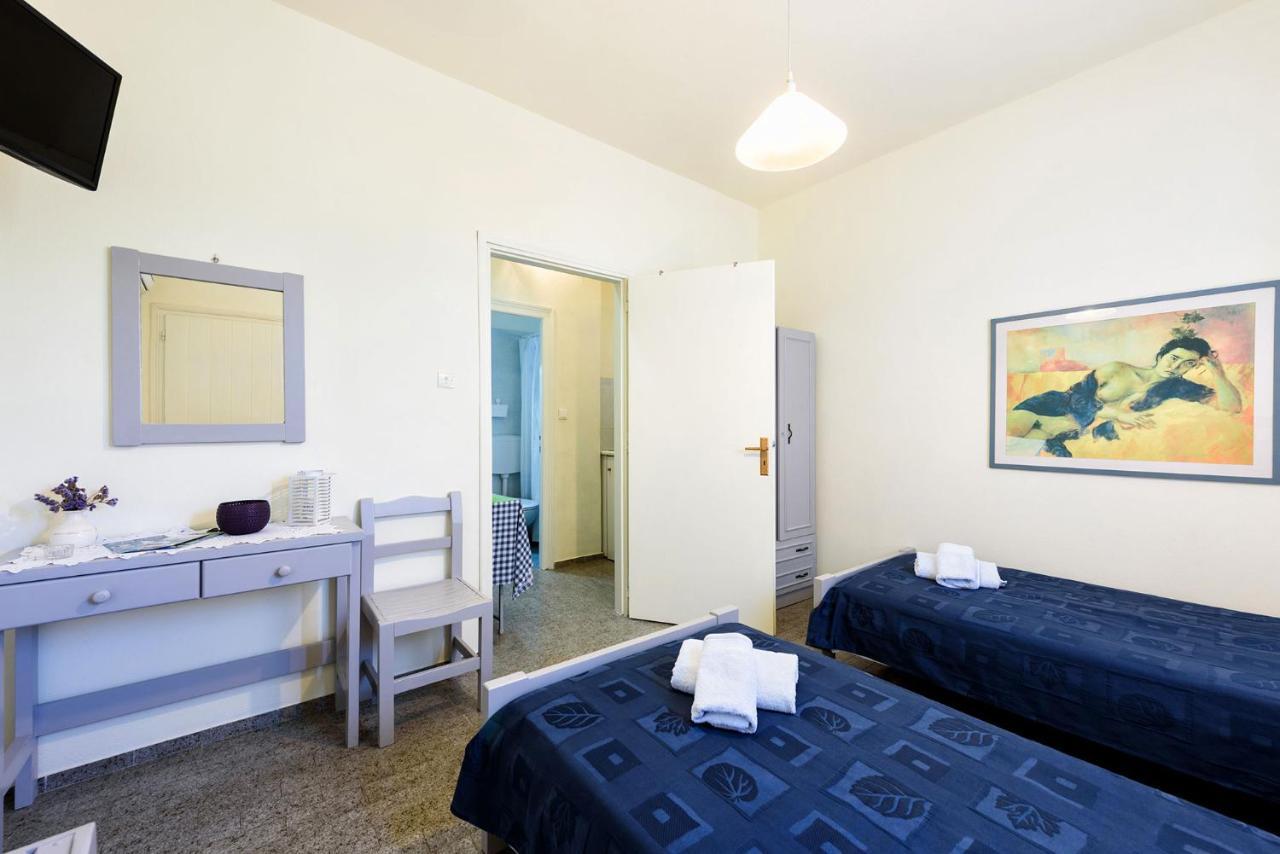 Agnanti Naousa (Paros)