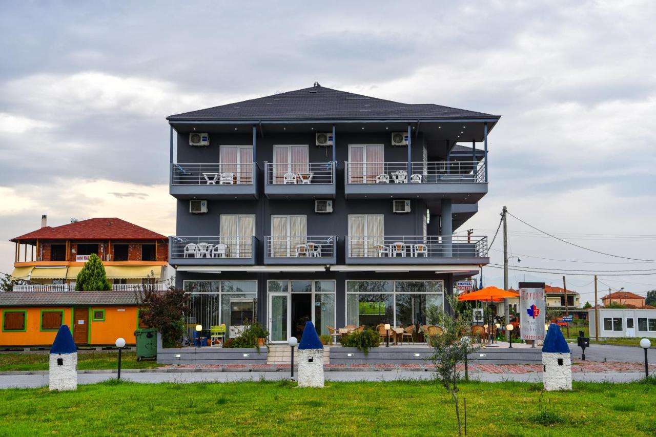 Toronto * Paralia Katerinis