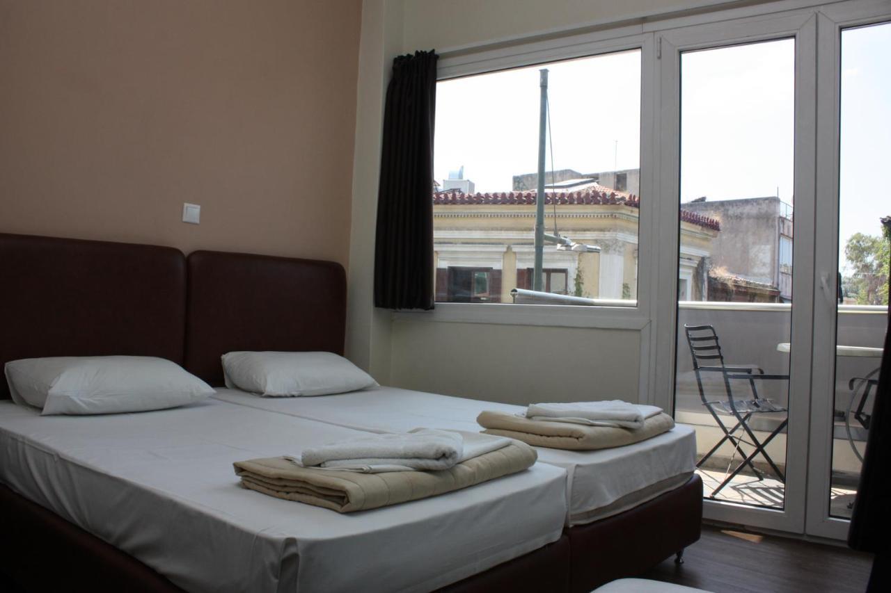 Pella Inn Hostel *