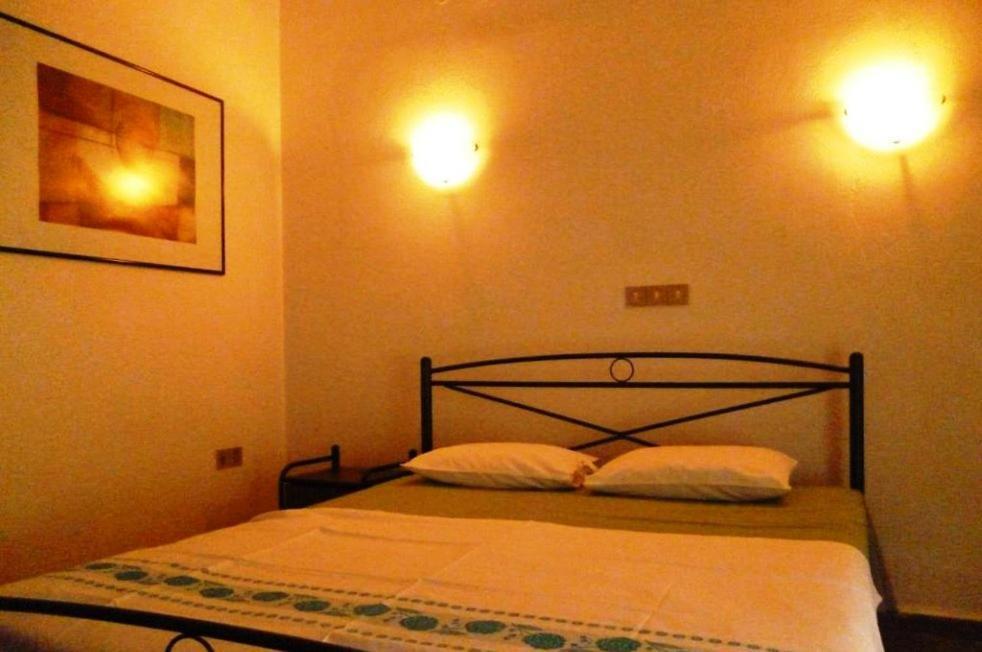 Nikos Hotel
