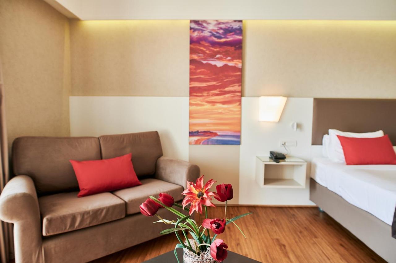 Ramada Plaza By Wyndham Thraki