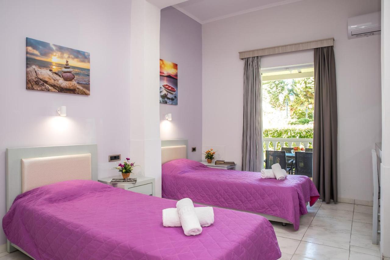Aparthotel Tom & John Center 4*