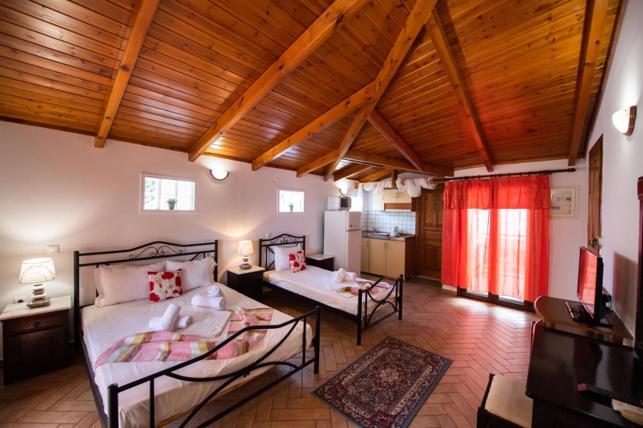 Aparthotel Mavra 2*