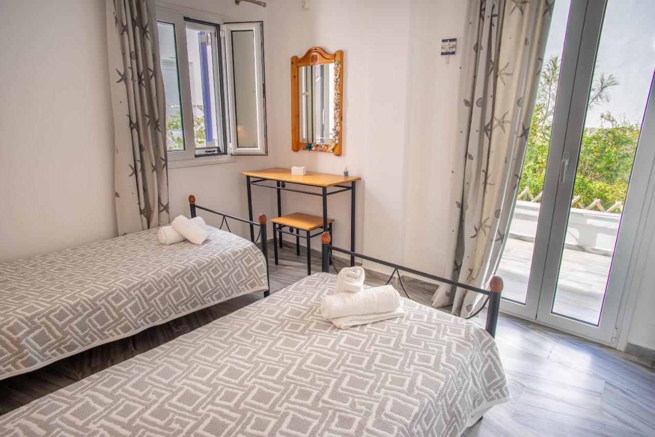 Marioly Parikia (Paros)