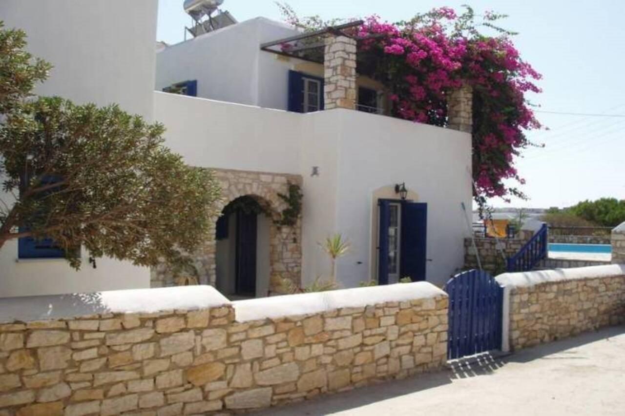 Mrs. Armelina By Mr&mrs White Guest house