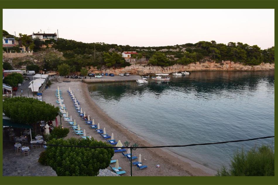 Apostolis Inn 3*