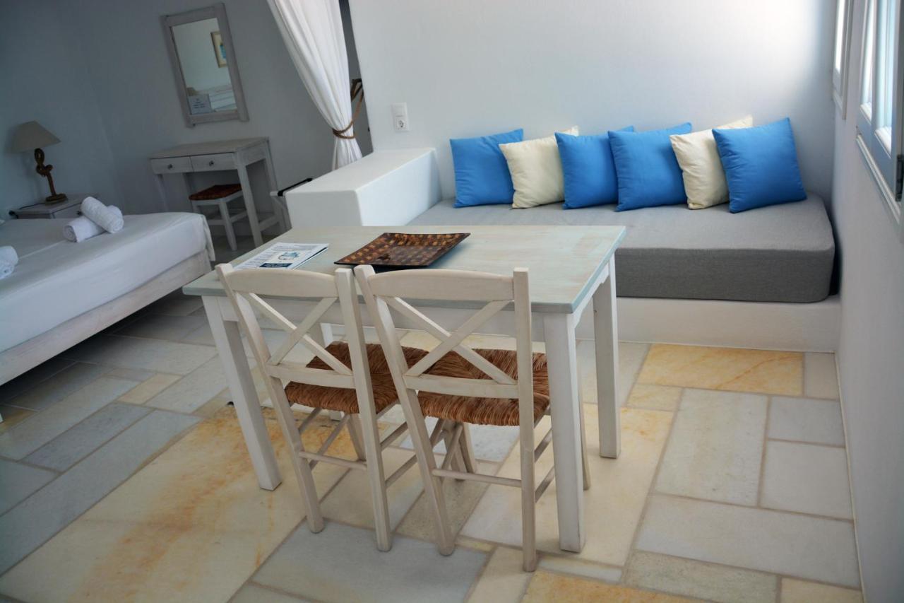 White Blue & Apartment *