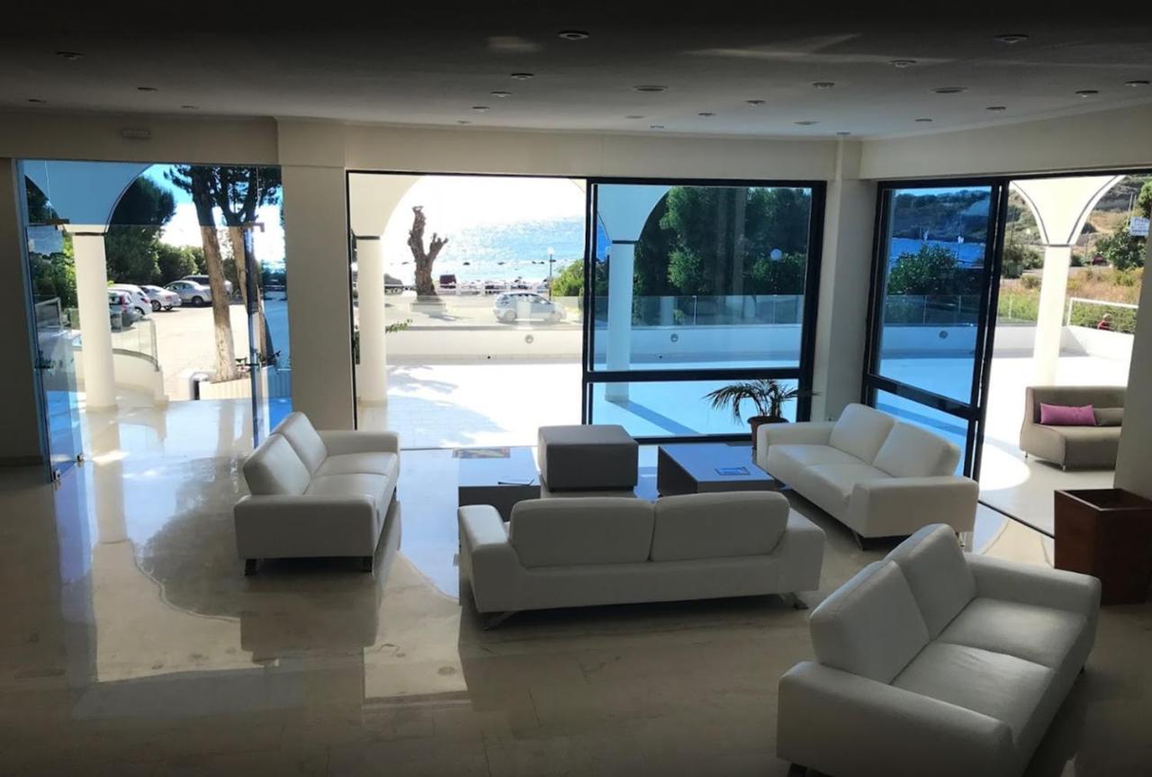 Larisa Boutique Hotel 3*
