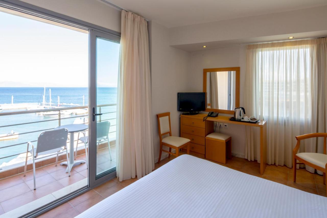 Cabo Hotel