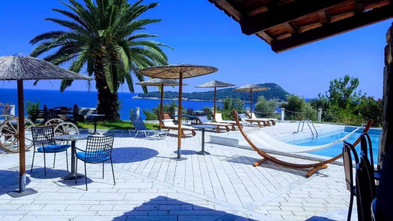 Kinira Beach Hotel 2*
