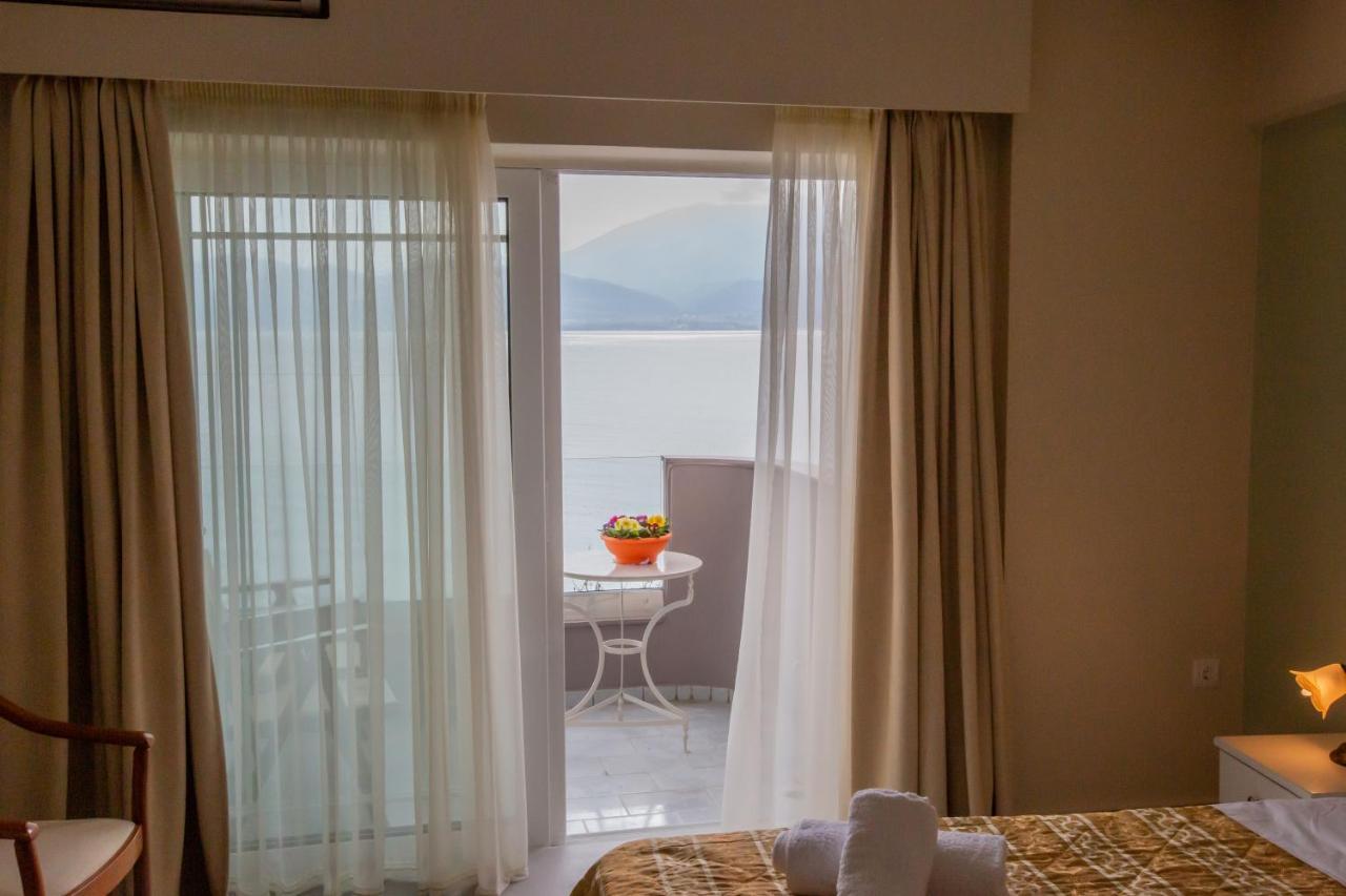 Chrisi Akti Guest house *