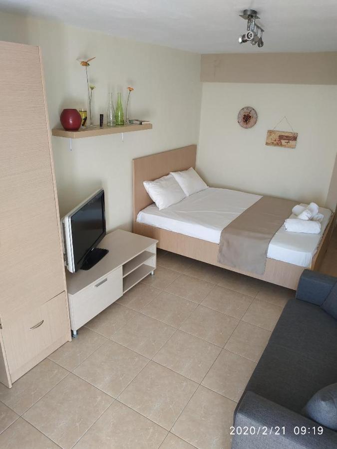 Apartment House Nea Peramos (Macedonia)