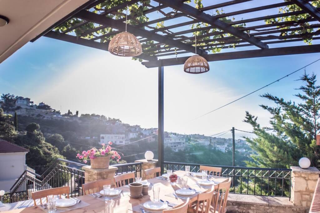 Ventus, 40sqm Private Pool & Hot Tub! Roussospition