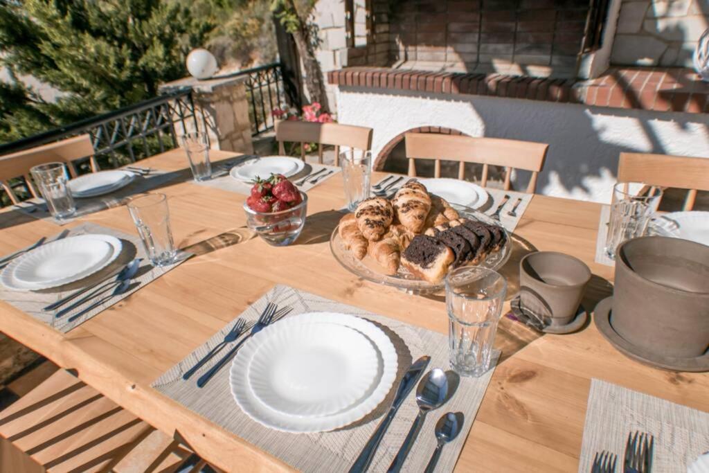Ventus, 40sqm Private Pool & Hot Tub! *