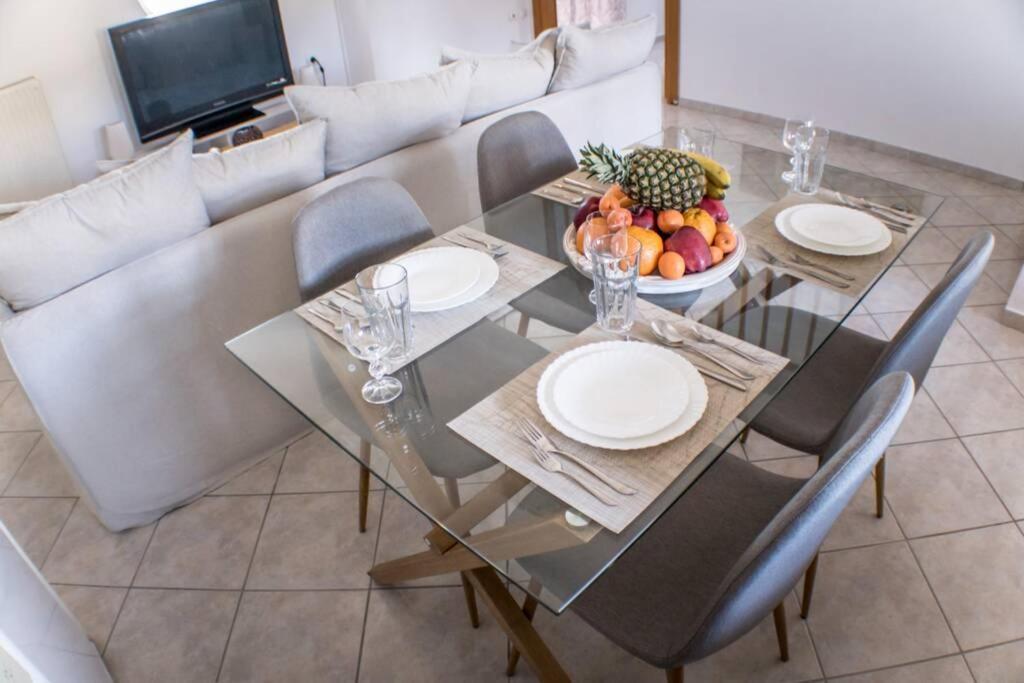 Ventus, 40sqm Private Pool & Hot Tub! Apartment *