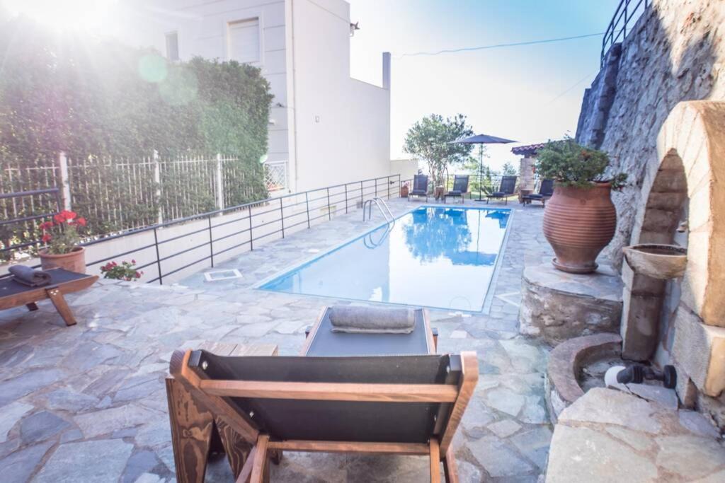 Apartment Ventus, 40sqm Private Pool & Hot Tub! Roussospition