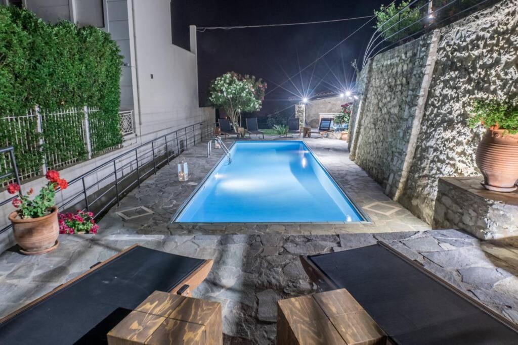 Ventus, 40sqm Private Pool & Hot Tub! Apartment *
