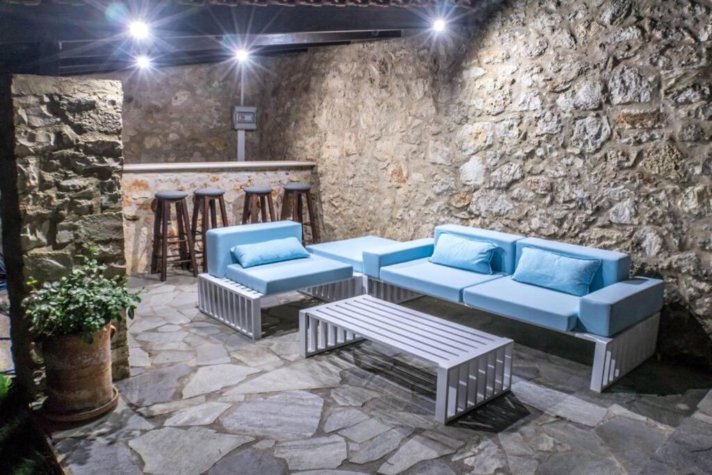 Apartment Ventus, 40sqm Private Pool & Hot Tub! Roussospition