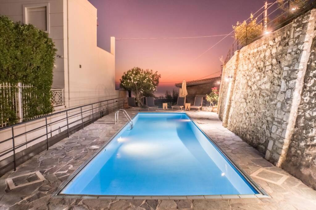 Ventus, 40sqm Private Pool & Hot Tub! Apartment