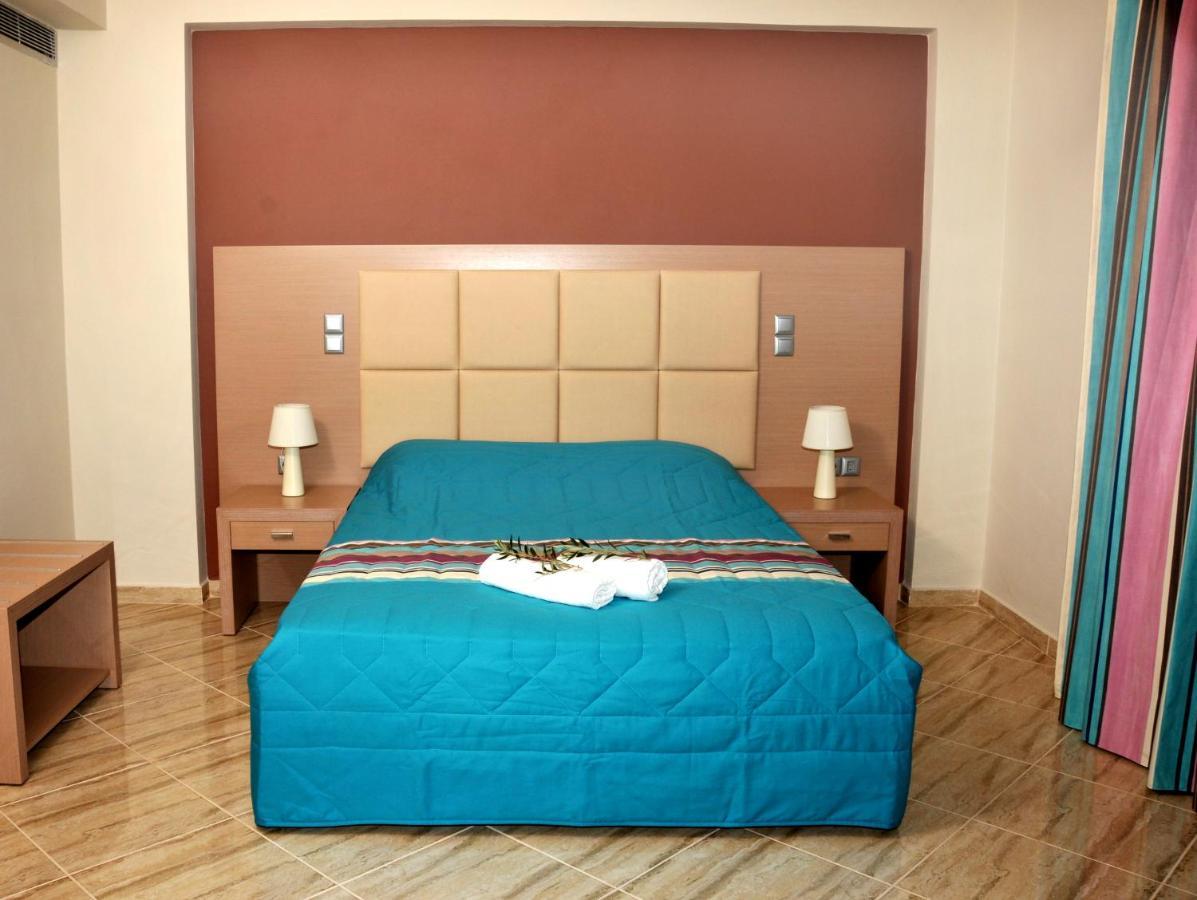 Aparthotel Antonios Village & 4*