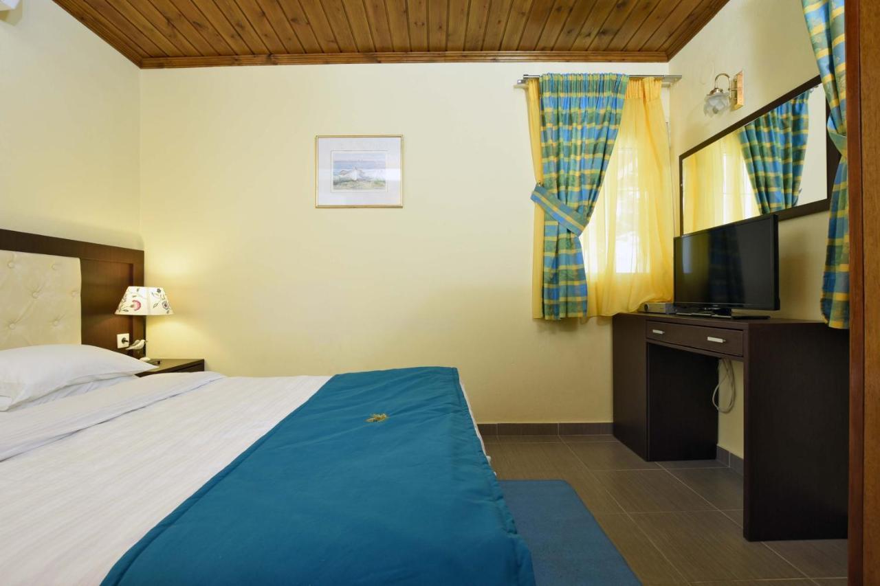 Haus Platanos & By The Sea Apartment Vourvourou