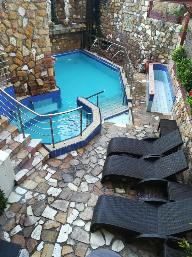 Skourtaniotis 2* Loutra Edipsou (Evia)