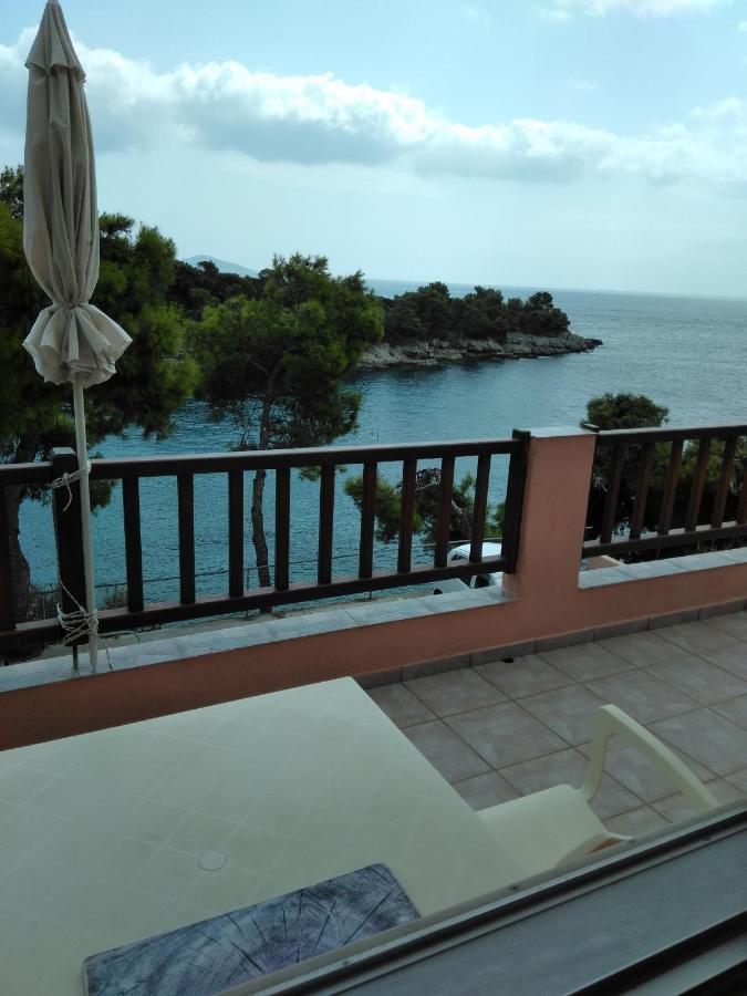 Apostolis 3*