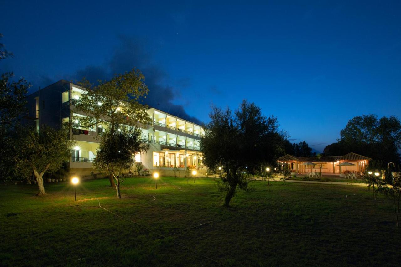 Island Hotel 3*