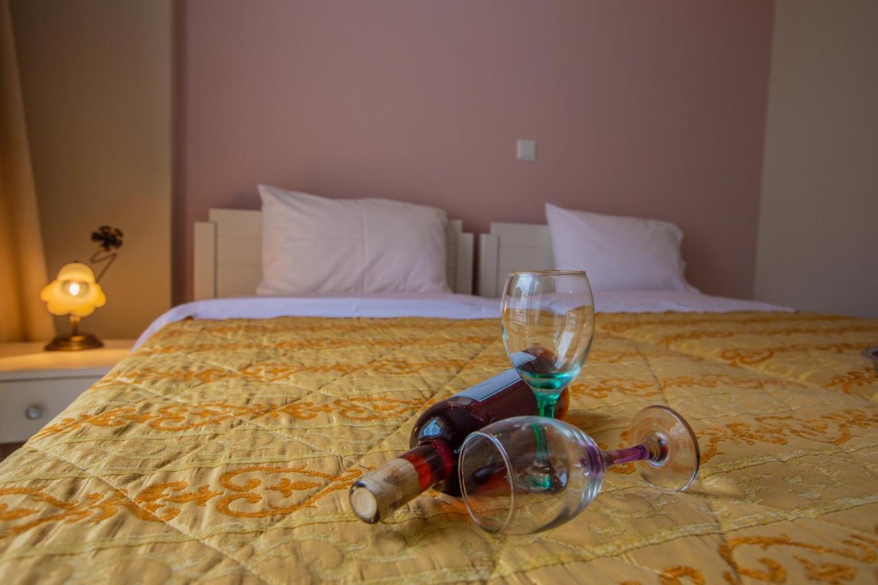Chrisi Akti * Nafpaktos