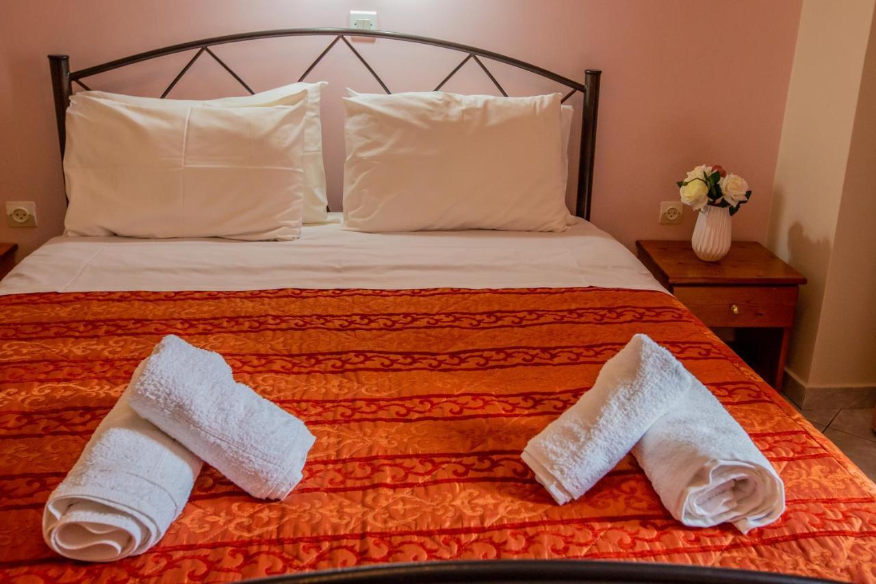 Chrisi Akti Guest house