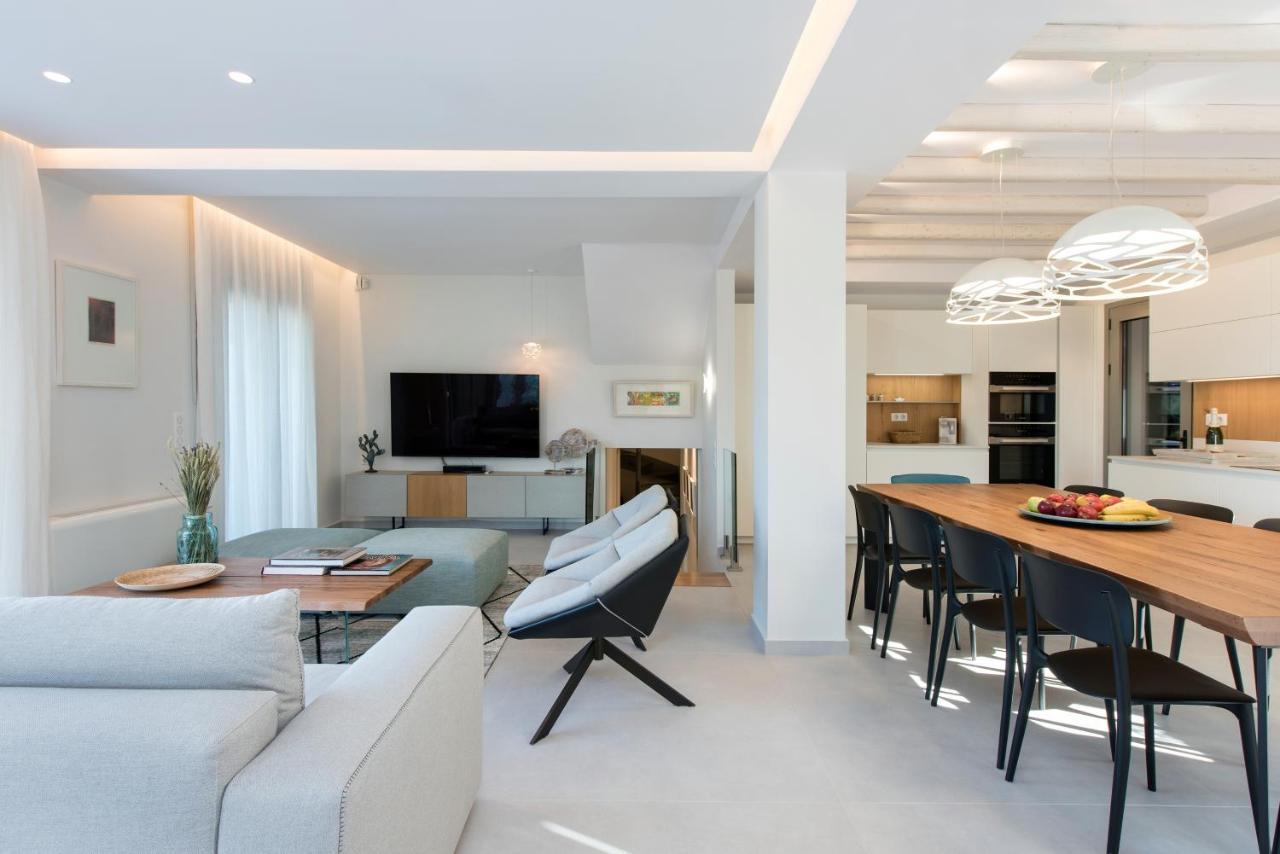 Costele With Private Sandy Villa