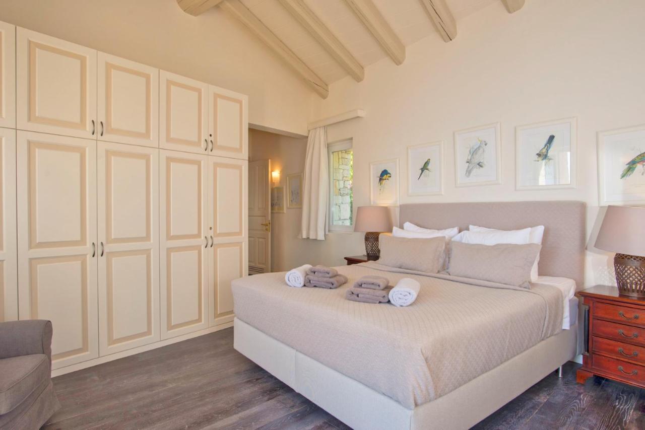 Paleopetres Blanche - Private Pool - Sea Views - Nissaki - North East Coast - Villa Nisaki (Corfu)
