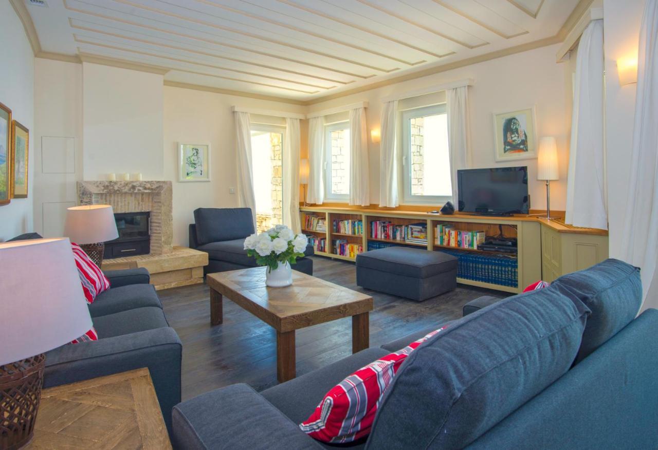 Paleopetres Blanche - Private Pool - Sea Views - Nissaki - North East Coast - *