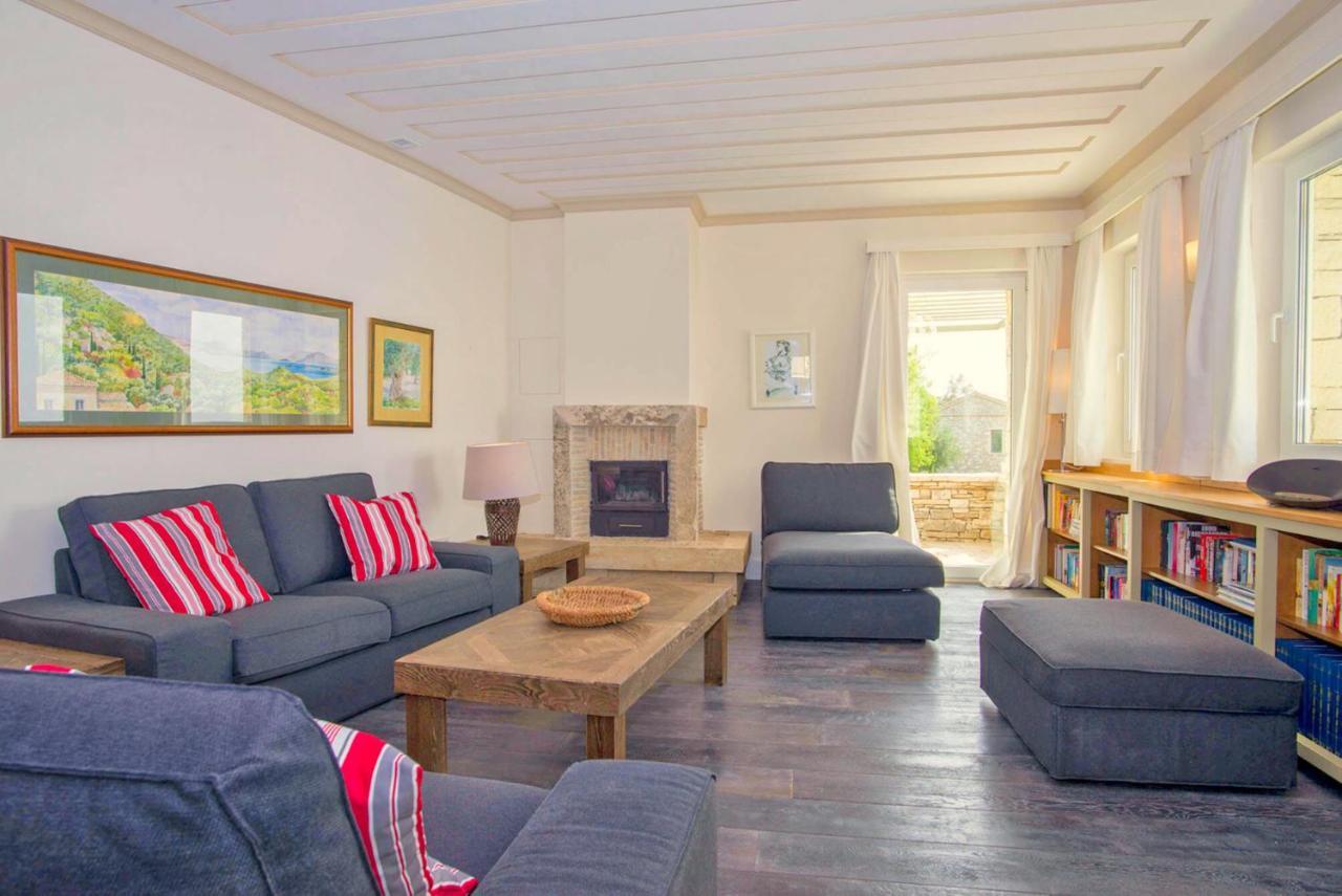 Villa Paleopetres Blanche - Private Pool - Sea Views - Nissaki - North East Coast - Nisaki (Corfu)