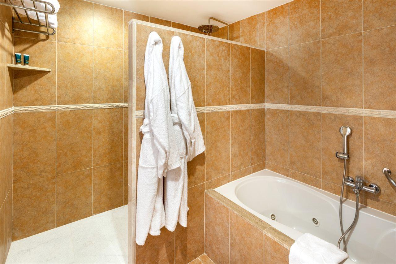Zante Plaza & Aparthotel Laganas