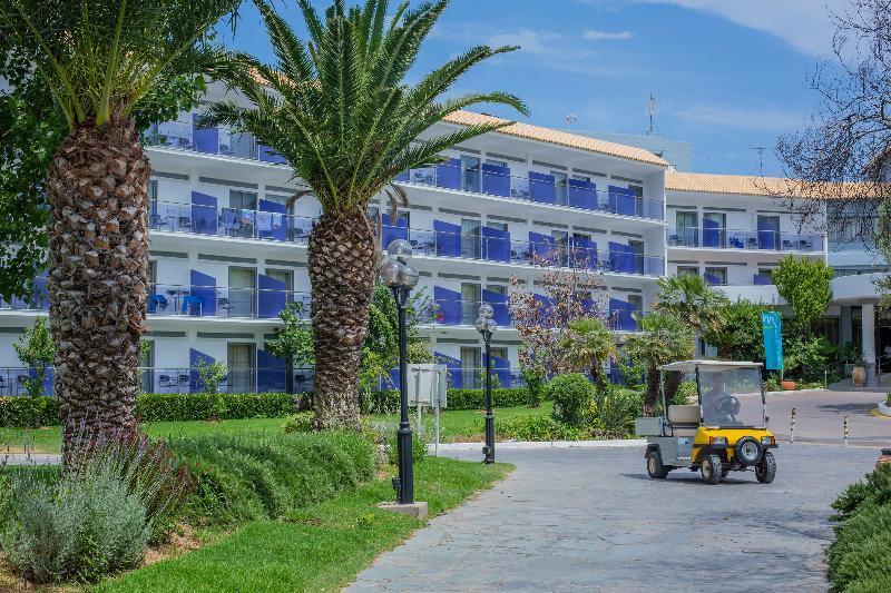 Hotel Golden Coast & 4*