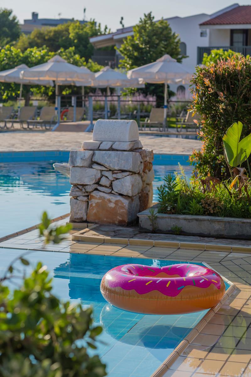 Golden Coast & Hotel Marathon (Attica)