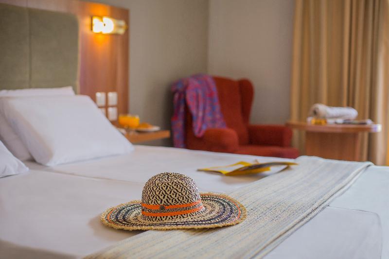 Golden Coast & Hotel Marathon (Attica)