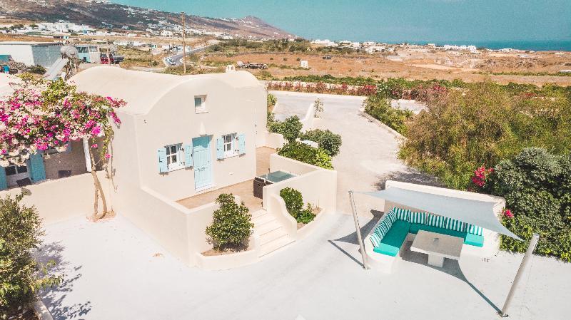 Sienna Eco Fira (Santorini)