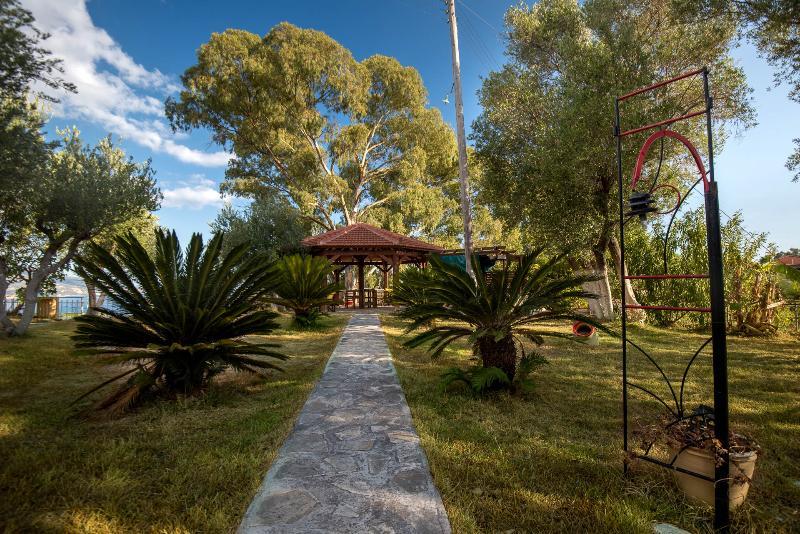 Zoumpouli Village * Spartia (Kefalonia)